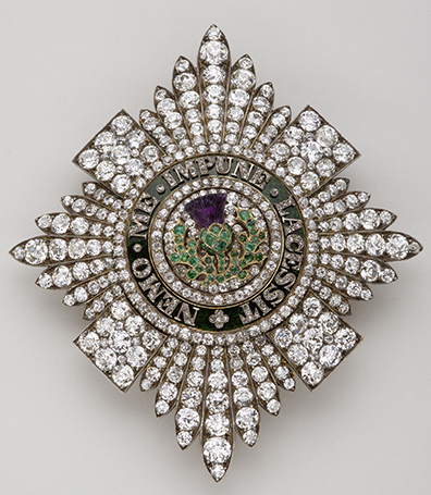 Badge and star of the Most Ancient and Most Noble Order of the Thistle – R & S Garrard & Co, London (badge) – End 18th century – Gold, silver, diamonds, emerald, amethyst and enamel