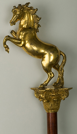 « Cheval cabré » pour hampe de drapeau du royaume de Naples - Vers 1811- Bronze doré